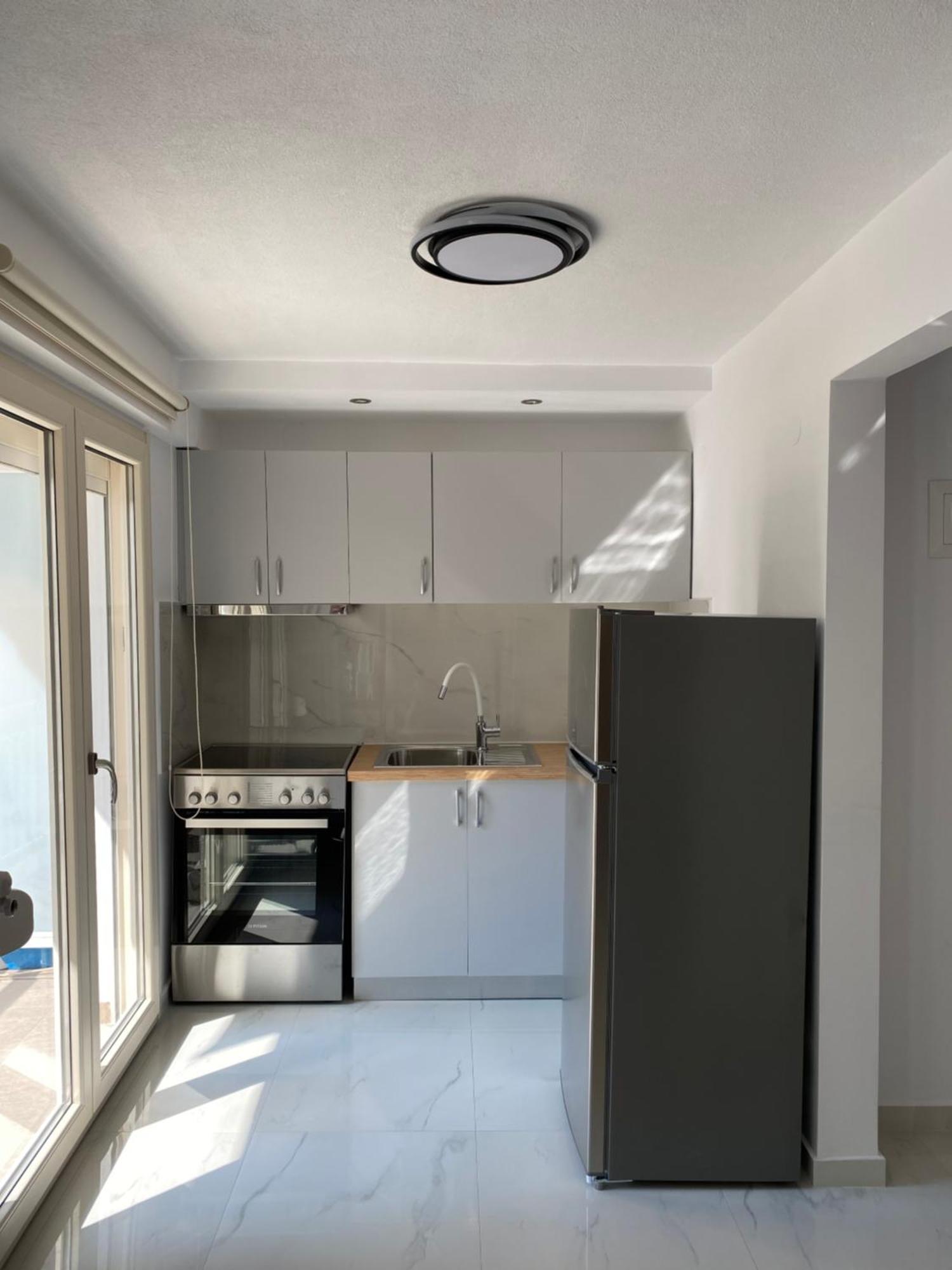 White Apartment Кавала Экстерьер фото